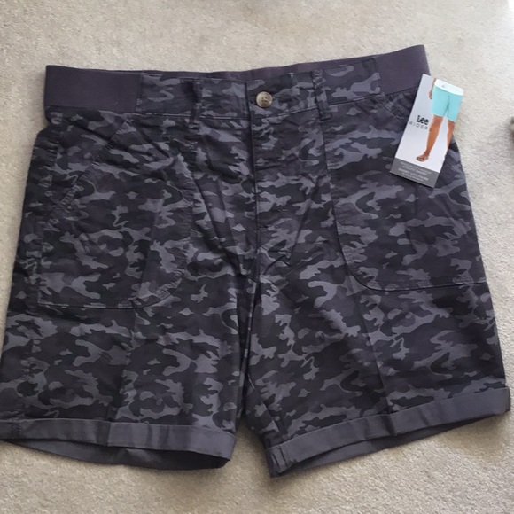 Lee Riders mid rise utility shorts - Picture 6 of 12